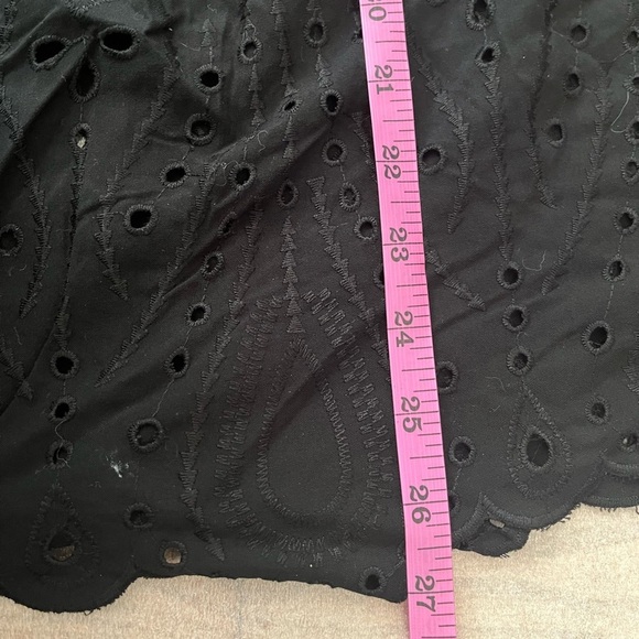 [4/4X]Torrid Eyelet Pintuck Detail Black Sleeveless Ruffled Blouse - Picture 10 of 12